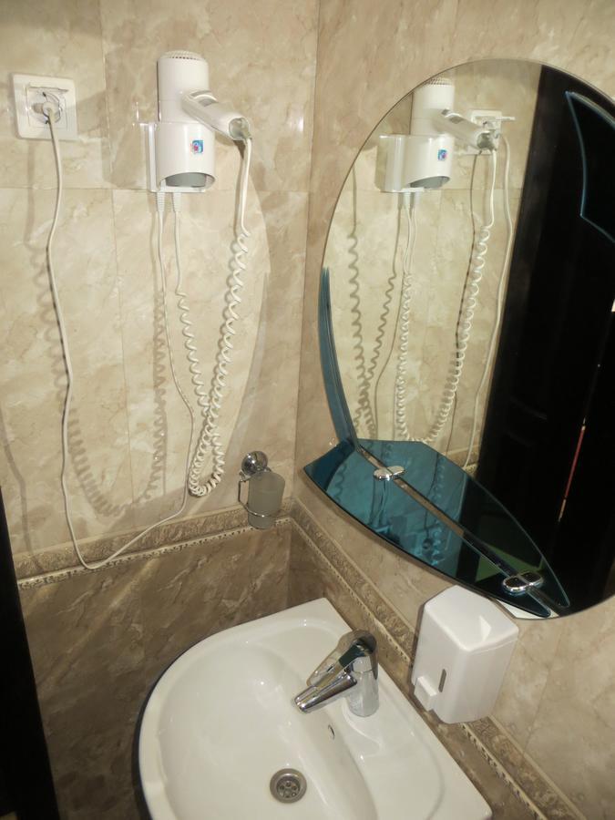 Hotel 100 Metriv Vid Vytyagu Bukowel Zimmer foto